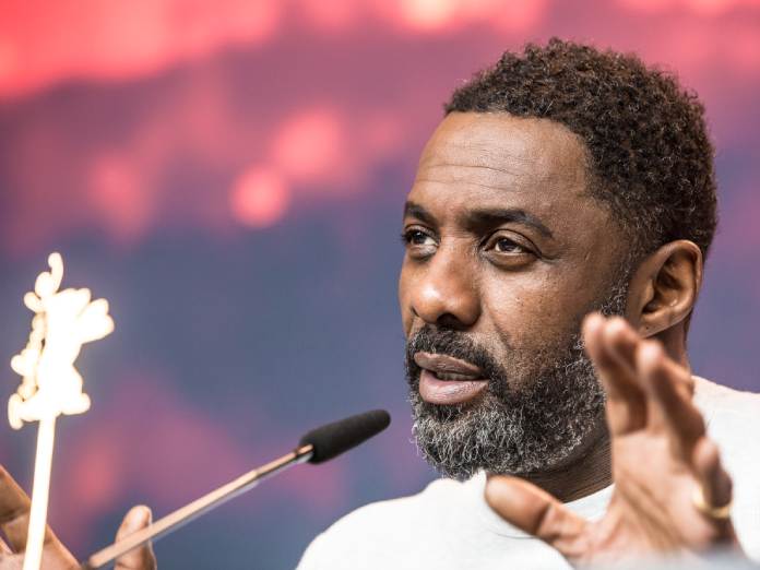 Idris Elba entre las barbas famosas.