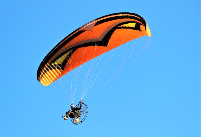 Descenso en Paramotor.