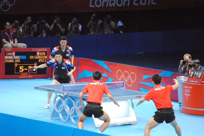 Partido de tenis de mesa en los juegos olímpicos del 2012.