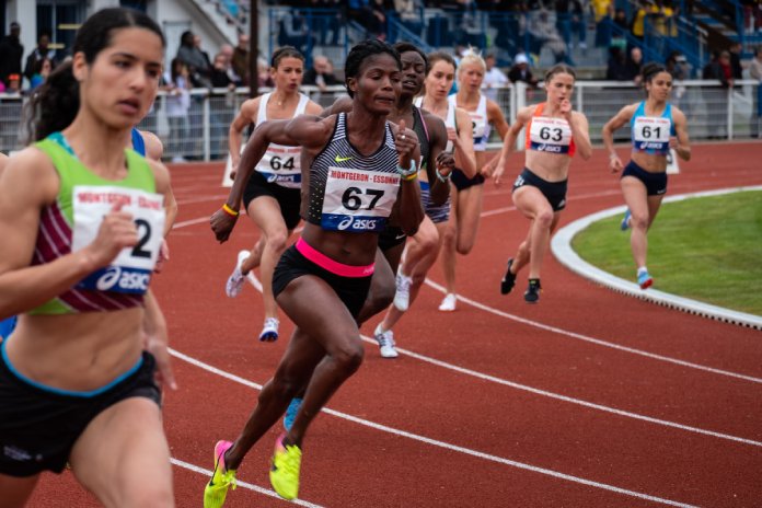 Atletismo, entre los deportes individuales.