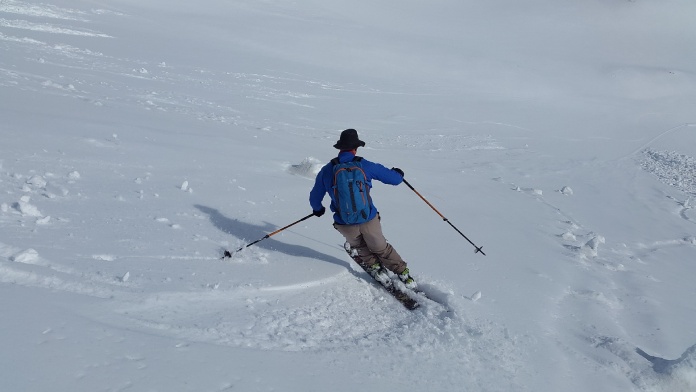 Los esquís como deportes individuales.