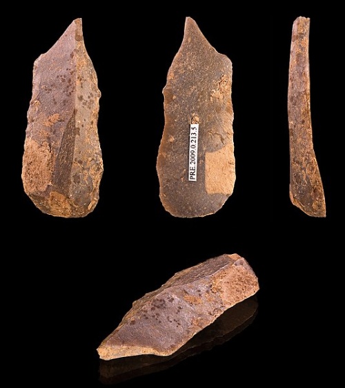 El buril es otra de las herramientas antiguas de la humanidad.