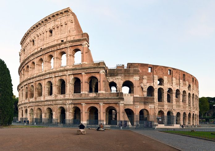 El Gran Coliseo Romano, uno de los monumentos históricos más conocidos del mundo.