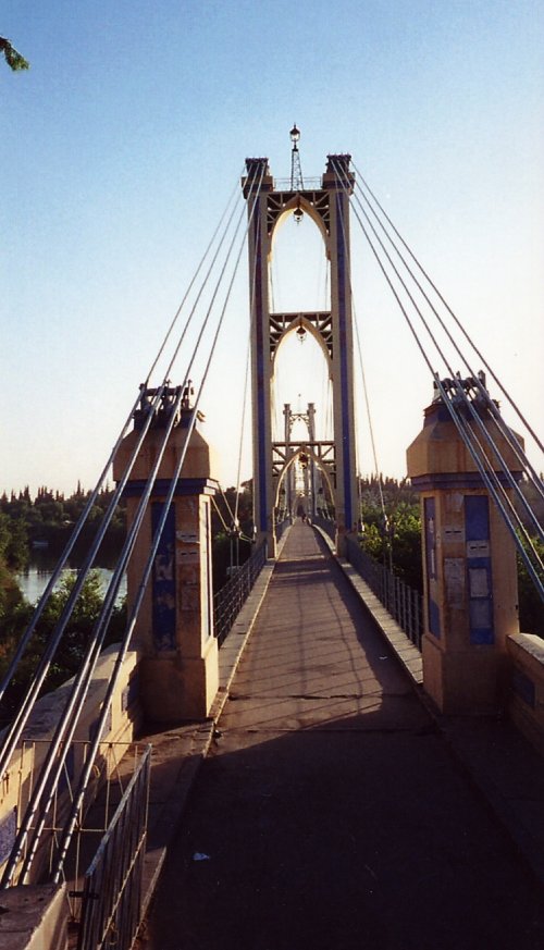 El antiguo puente de Deir Ez-Zor