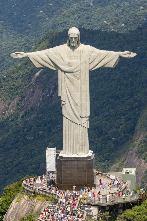 el Cristo Redentor, uno de los monumentos históricos del mundo.