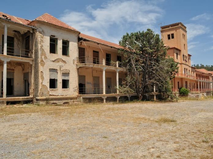 El antiguo sanatorio de tuberculosos de Sierra Espuña, es uno de los sanatorios abandonados más icónicos del mundo.