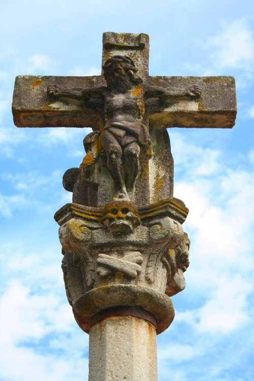 El Cristo de Combarro, señal de protección contra la Santa Compaña