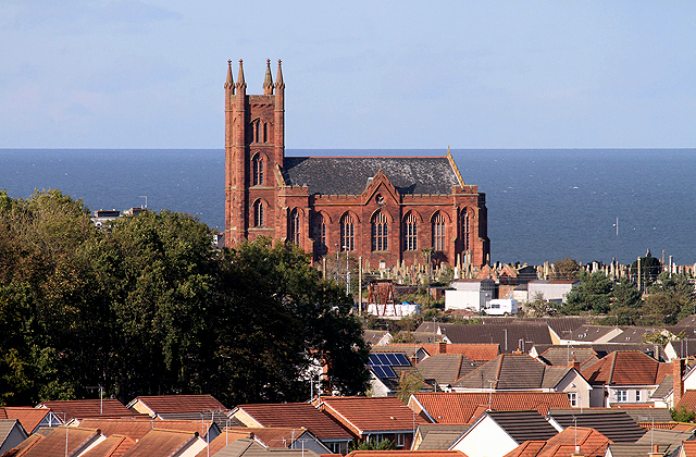 Templo parroquial de Dunbar, en Reino Unido. Uno de los tipos de iglesias.
