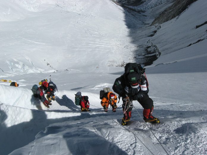 Los Guía de montaña pueden llegar a enfrentarse a mucho peligro.