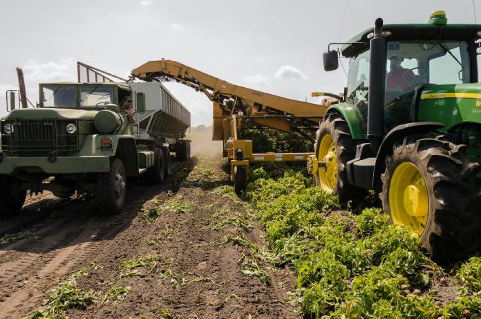 Los agricultores en uno de los trabajos más peligrosos del mundo.